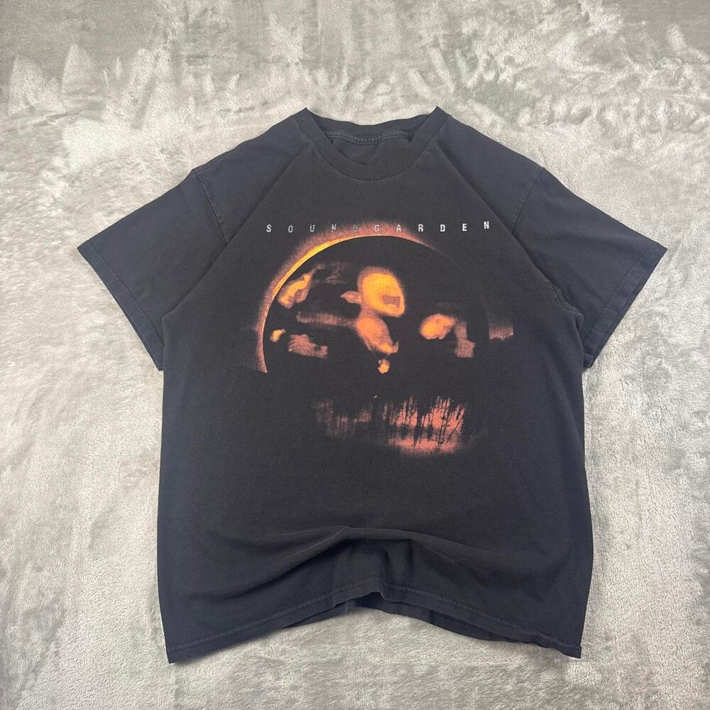 Soundgarden Superunknown 2014 Tour T-Shirt Black Faded Skull Graphic